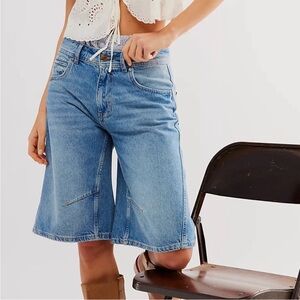 Free People We The Free Crusin’ Wide Crop  Baggy Denim Shorts Size 29